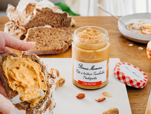 Pâte à tartiner cacahuète avec morceaux et son tartineur en métal - Bonne Maman BE - 2